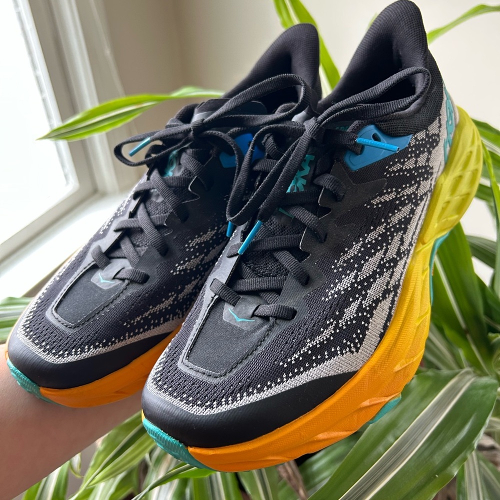 EUC! Hoka Speedgoat 5. Black/Evening Primrose sz 8